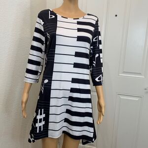 Azalea Medium Piano Keyboard Notes Scoop Neck 3/4 Sleeve Black White Handkerchie